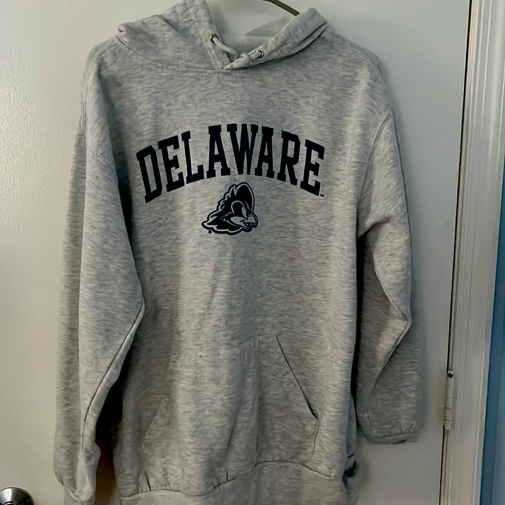 Like new University of Delaware sweatshirt-men’s large